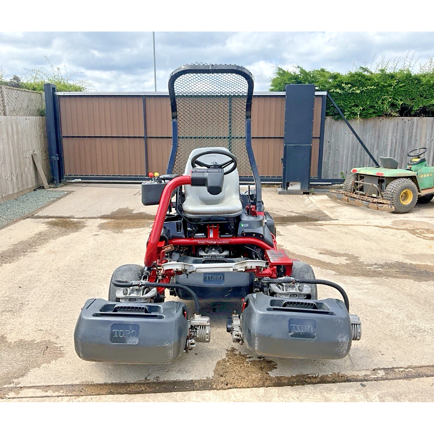 2014 TORO GREENSMASTER TRI-FLEX 3420