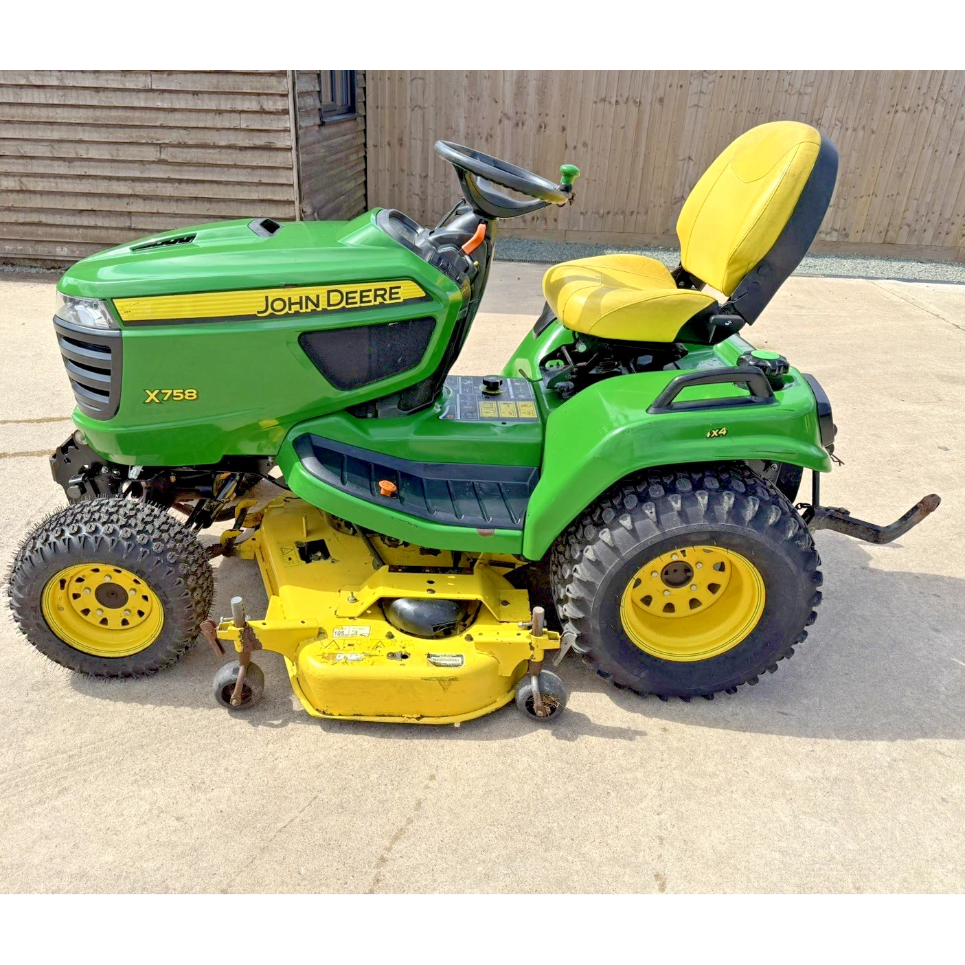 2015 JOHN DEERE X758