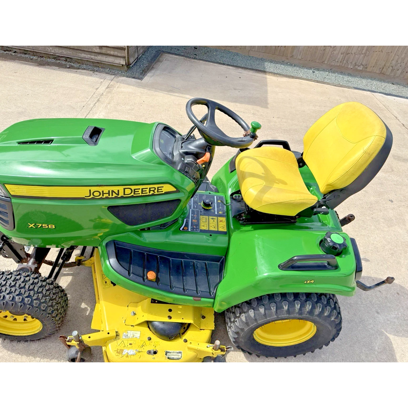 2015 JOHN DEERE X758