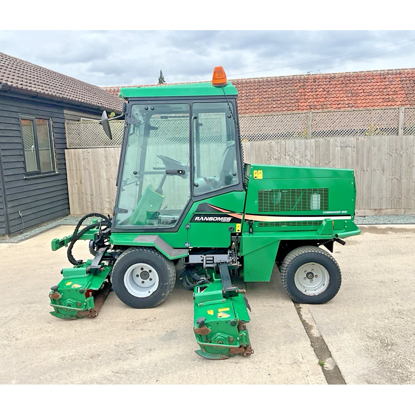 2015 RANSOMES COMMANDER 3250
