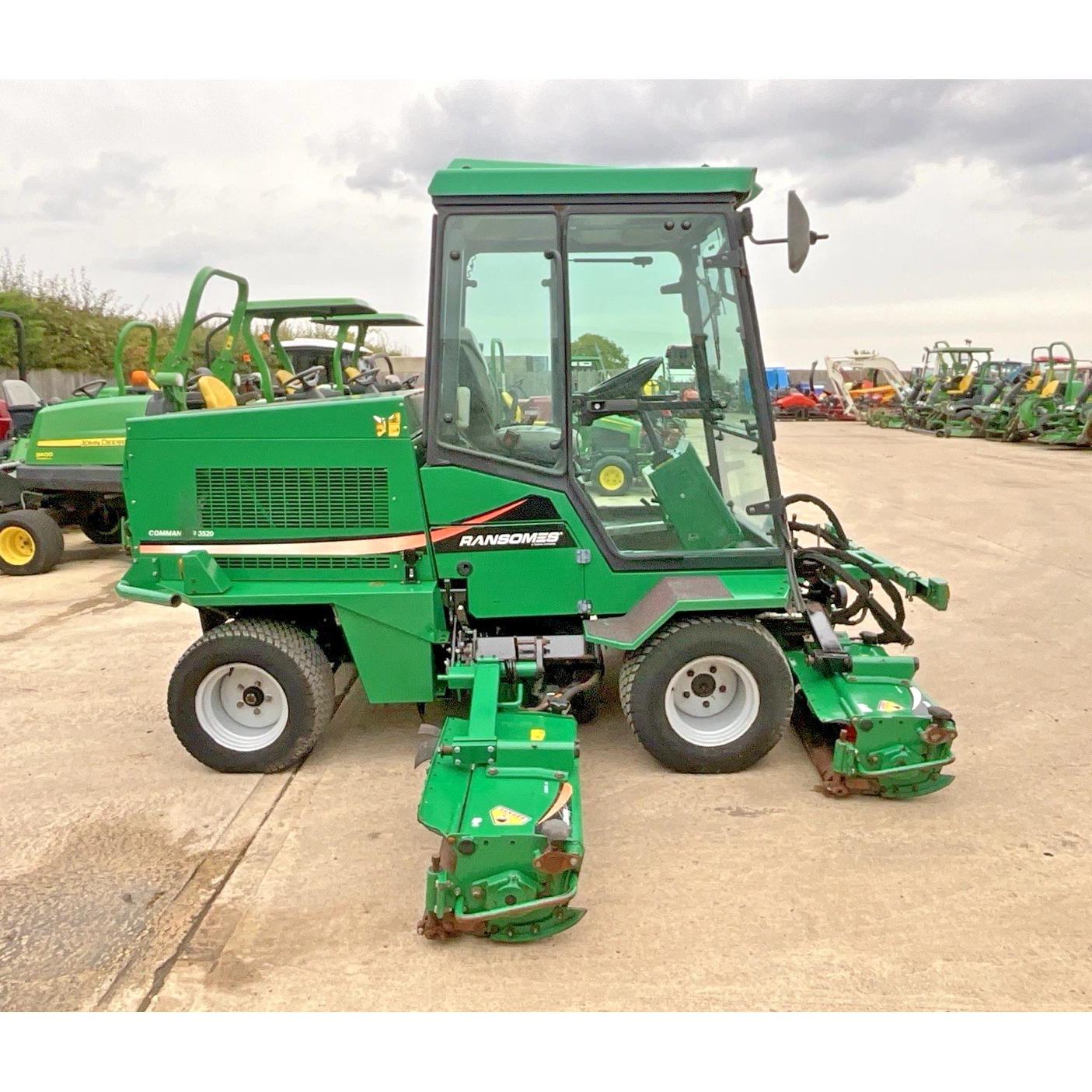2015 RANSOMES COMMANDER 3250