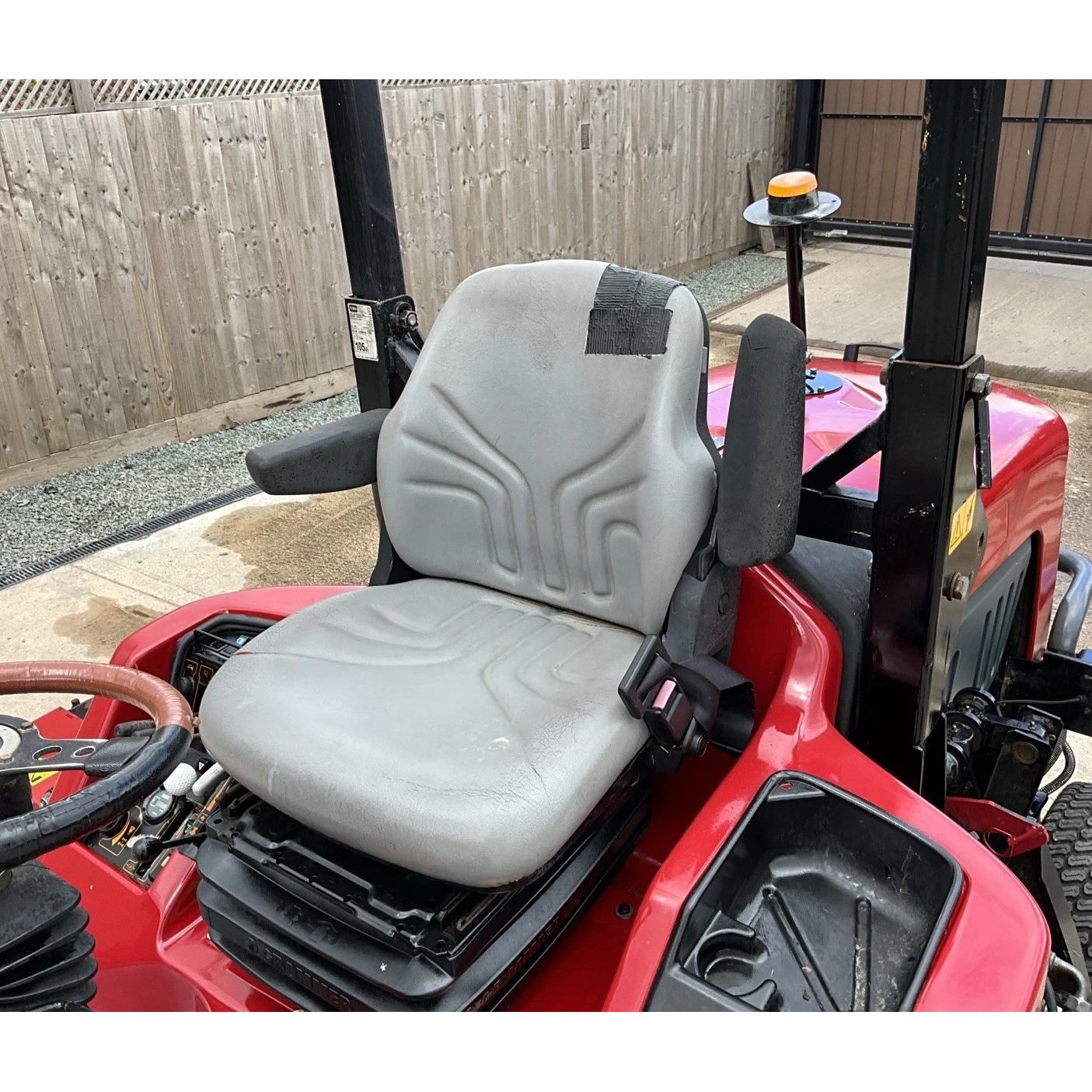 2015 TORO HAYTER LT4240