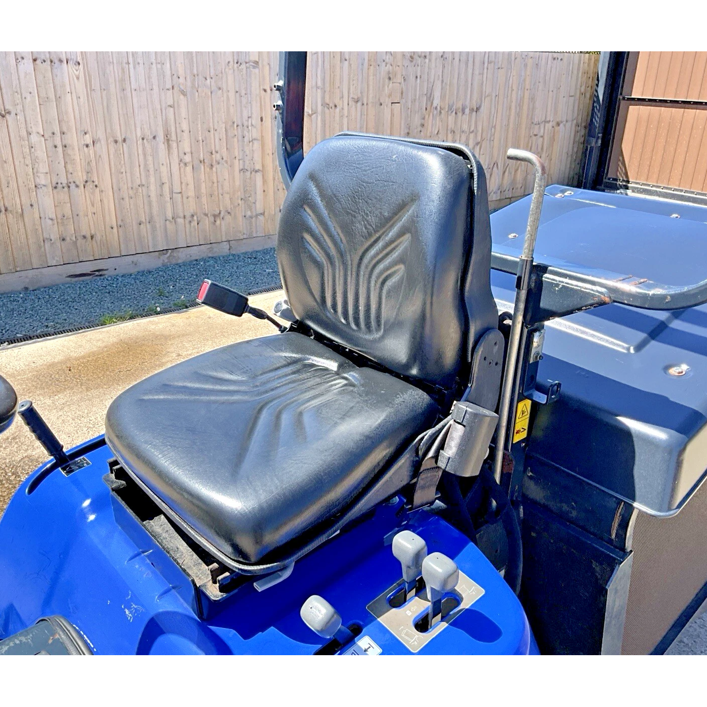 2016 ISEKI SXG323