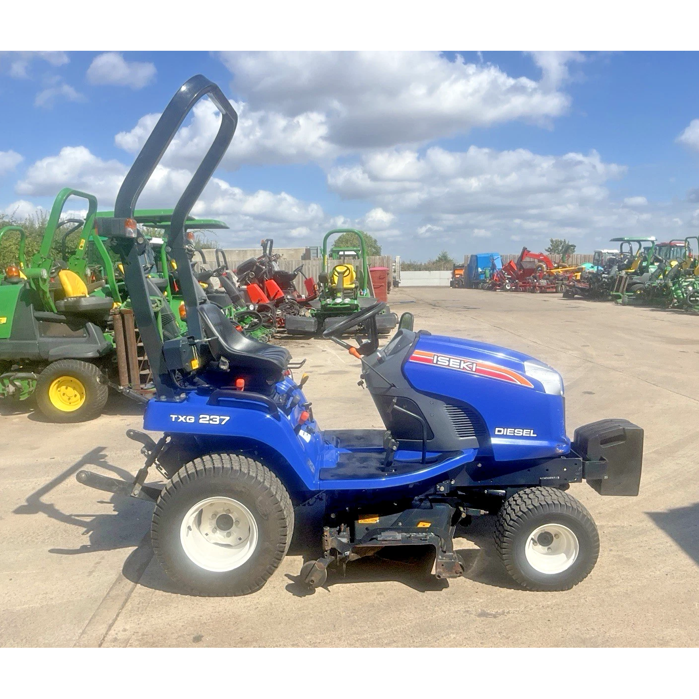 2016 ISEKI TXG237