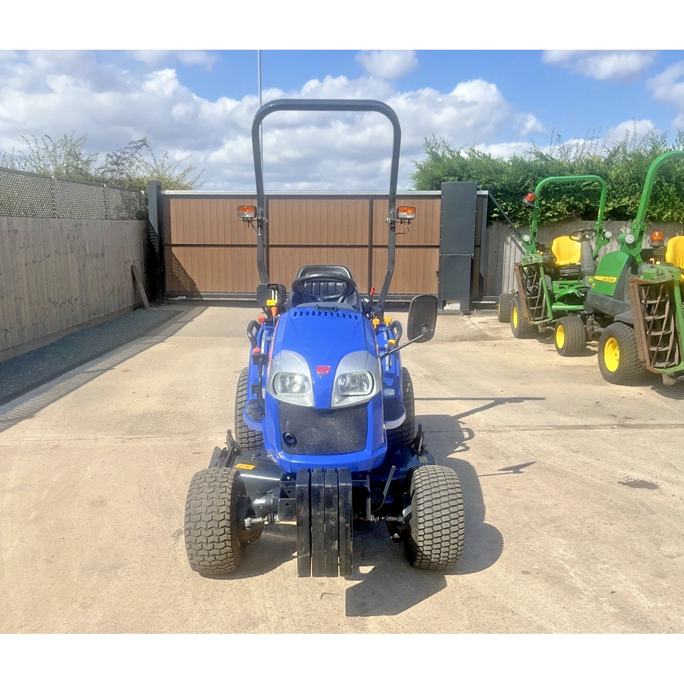 2016 ISEKI TXG237