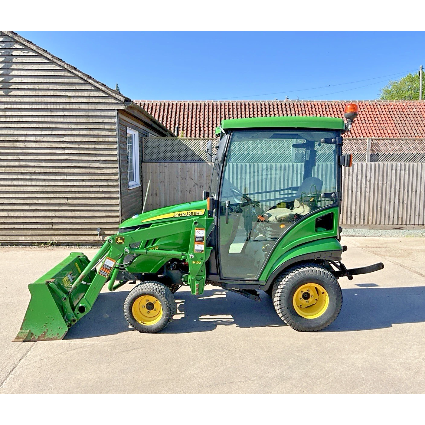 2016 JOHN DEERE 1026R