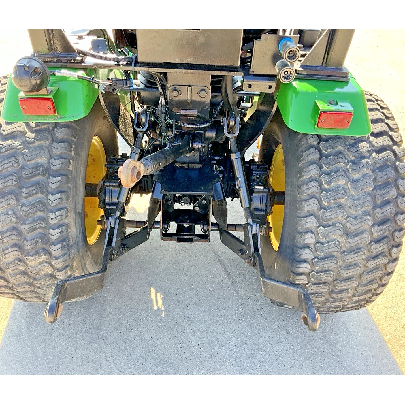 2016 JOHN DEERE 2027R