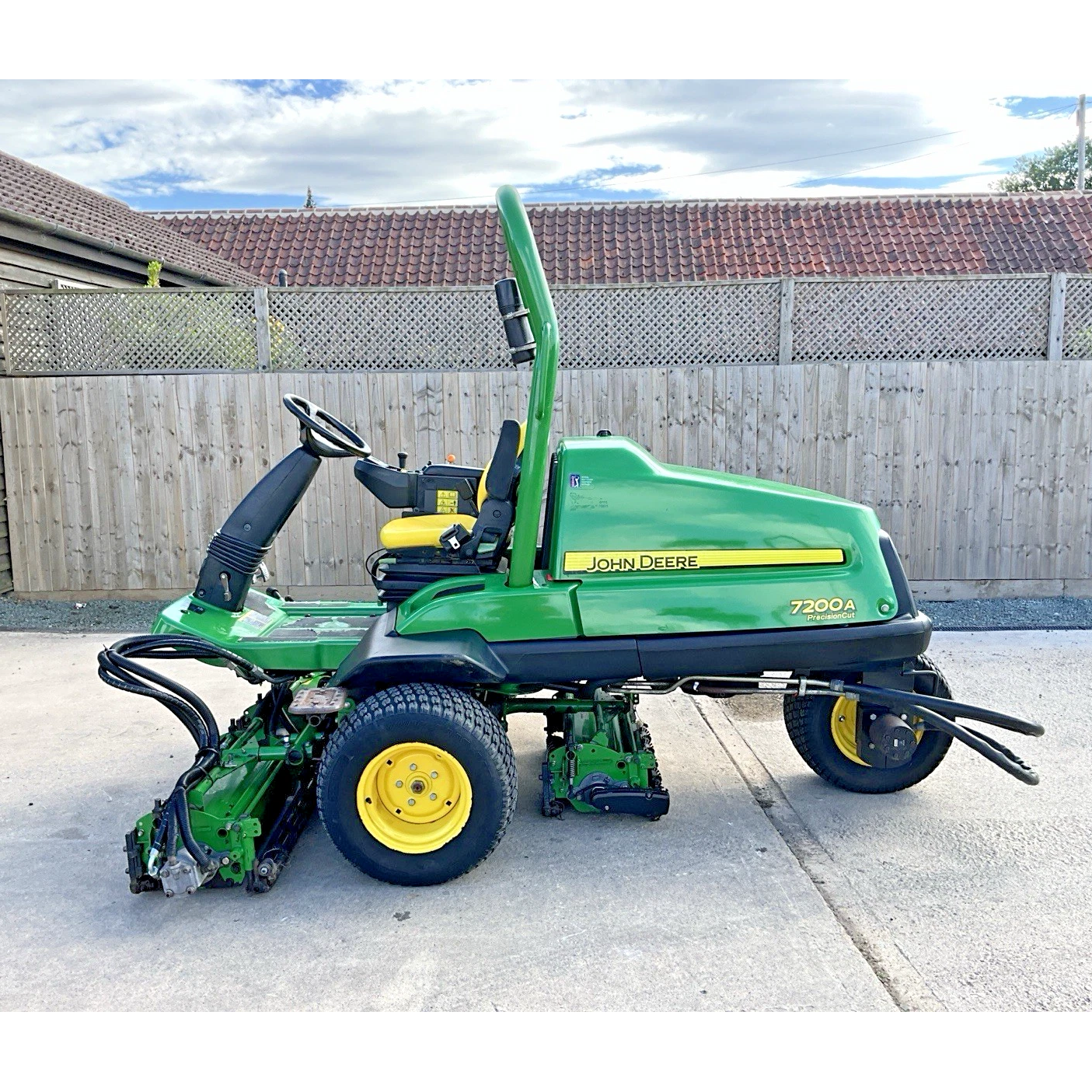 2016 JOHN DEERE 7200A