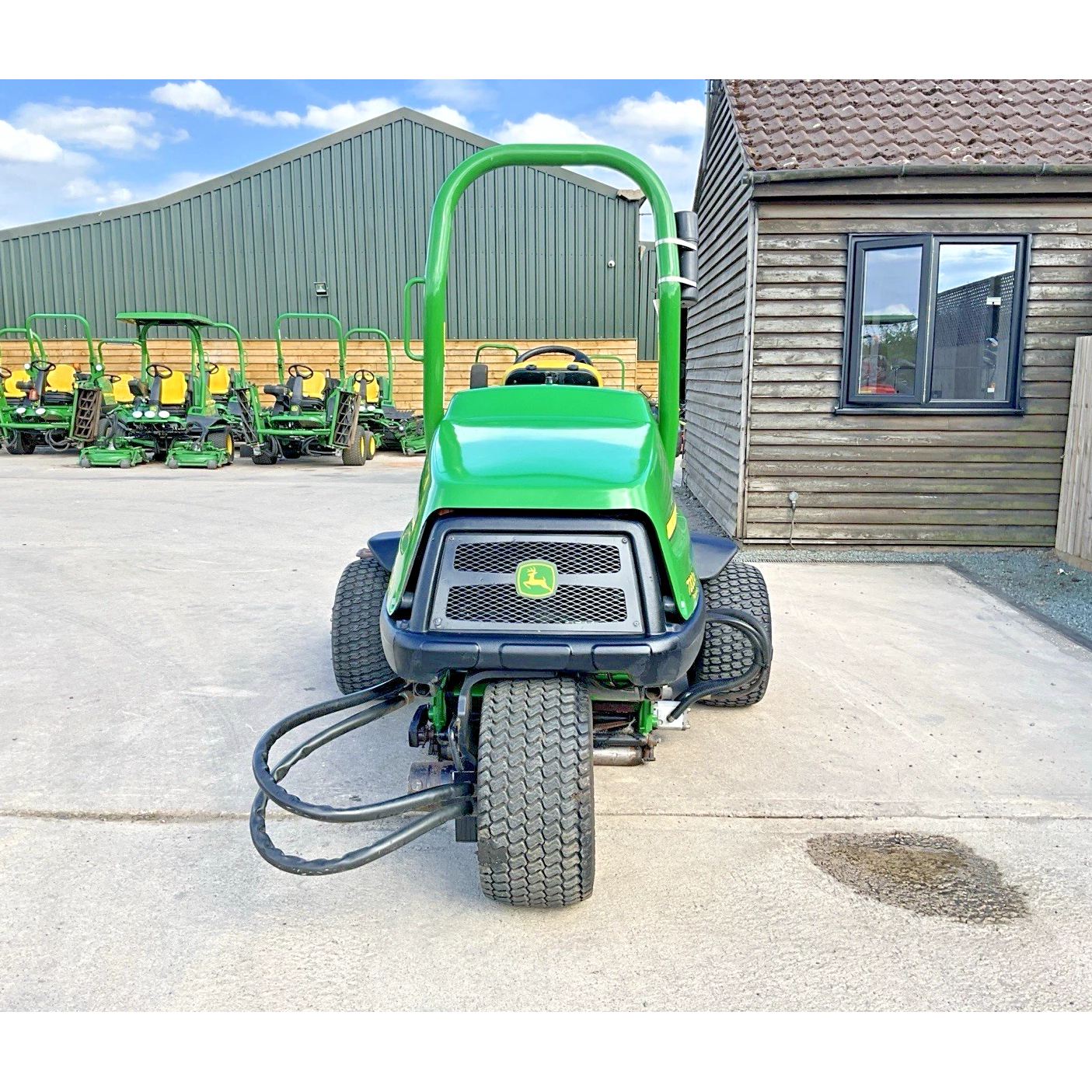 2016 JOHN DEERE 7200A