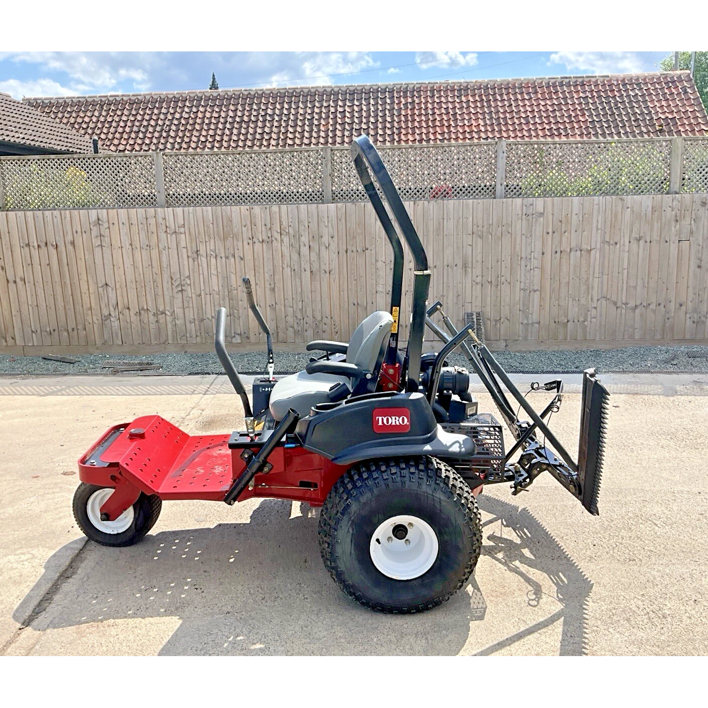 2016 TORO SANDPRO 2040Z
