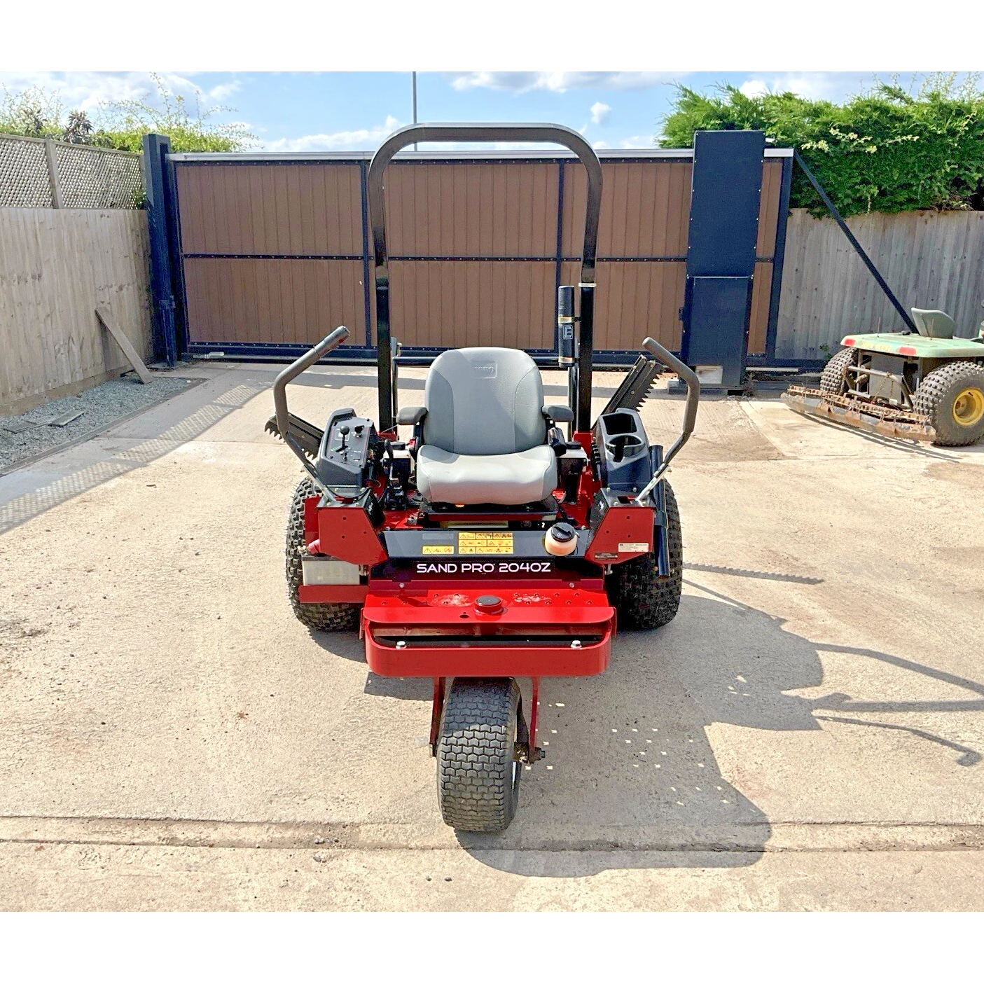 2016 TORO SANDPRO 2040Z