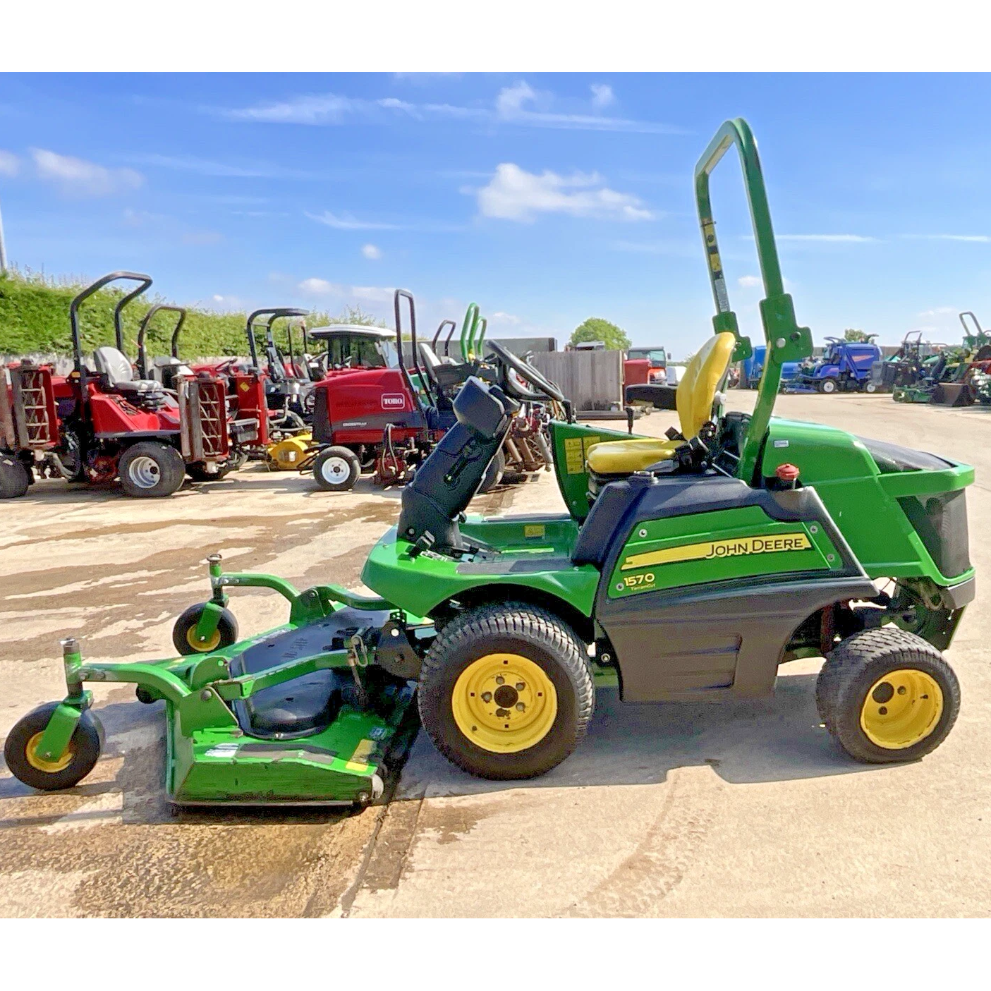 2017 JOHN DEERE 1570