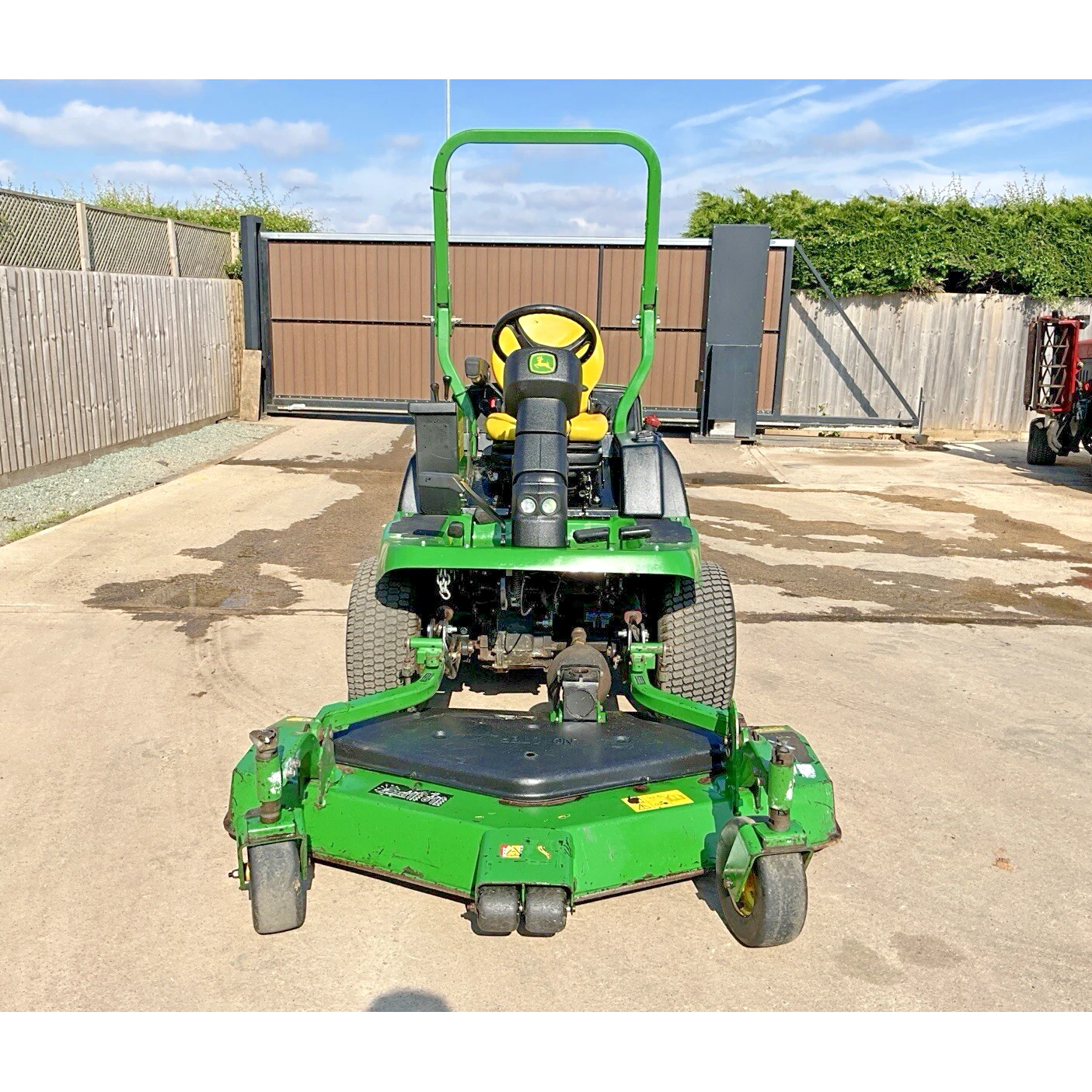 2017 JOHN DEERE 1570