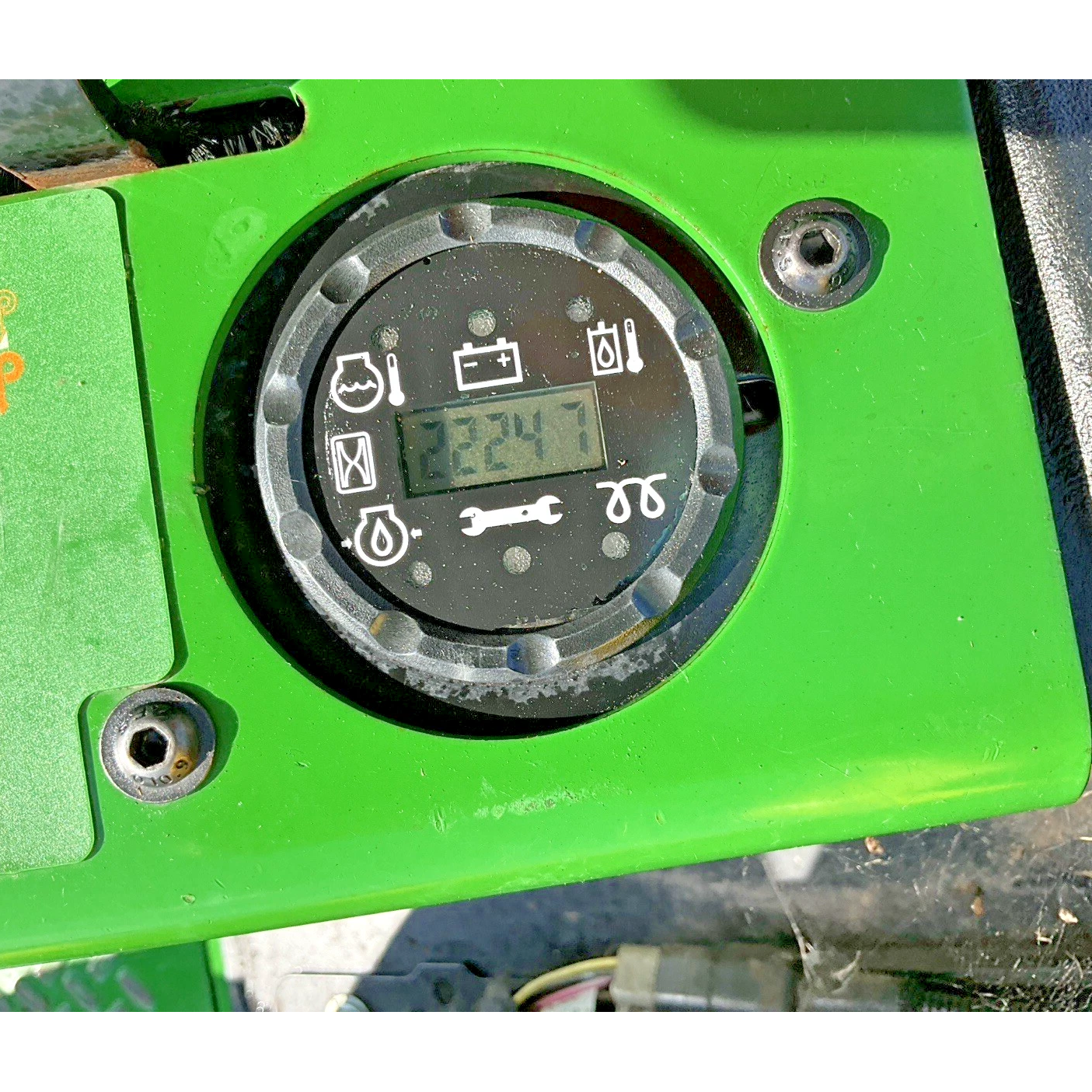 2017 JOHN DEERE 1570