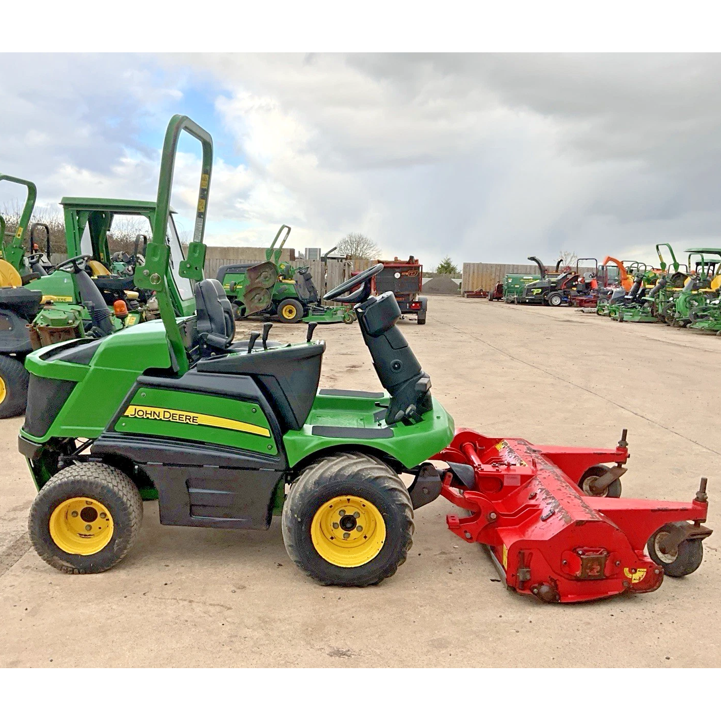 2017 JOHN DEERE 1580 OUTFRONT WITH TRIMAX FLAIL