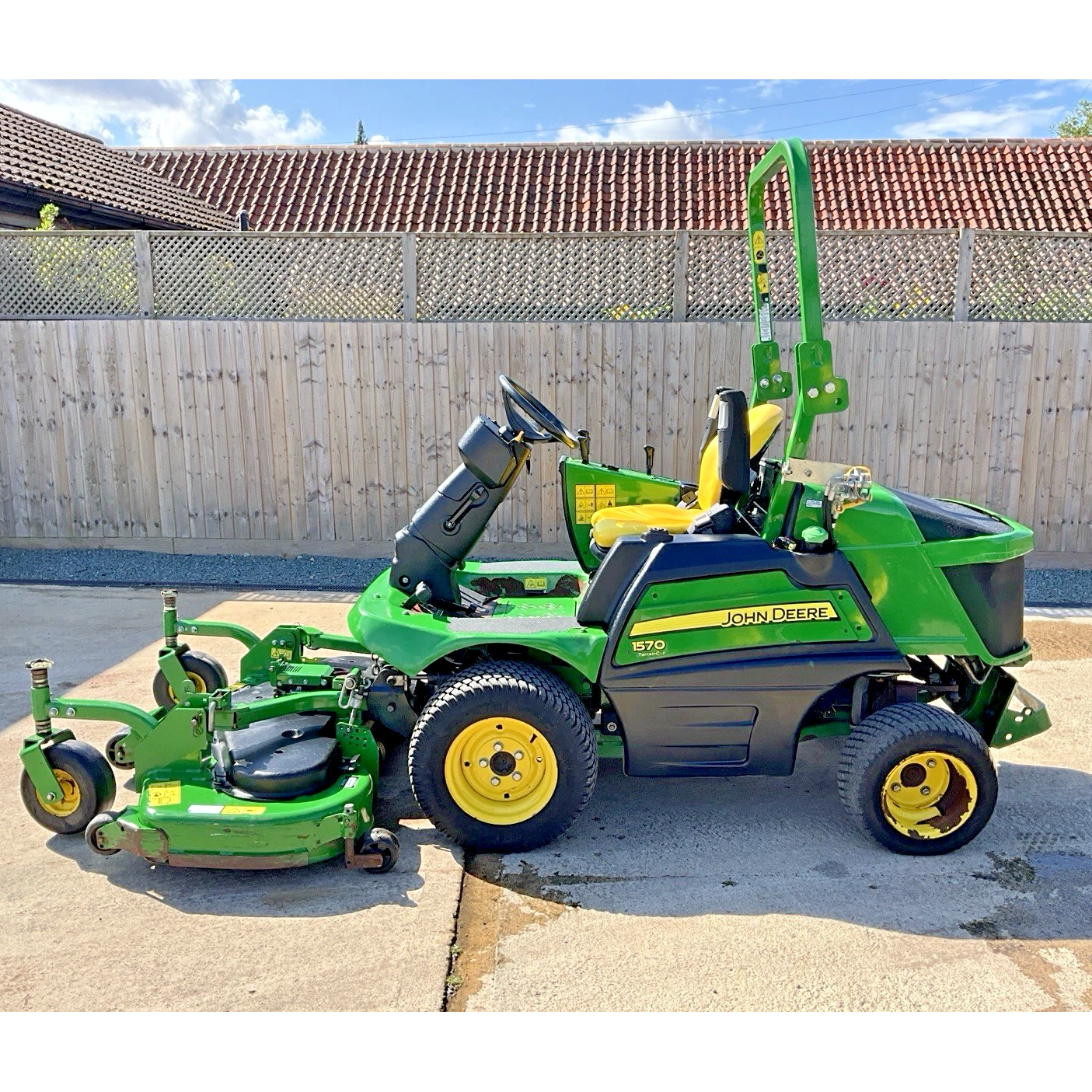 2018 JOHN DEERE 1570