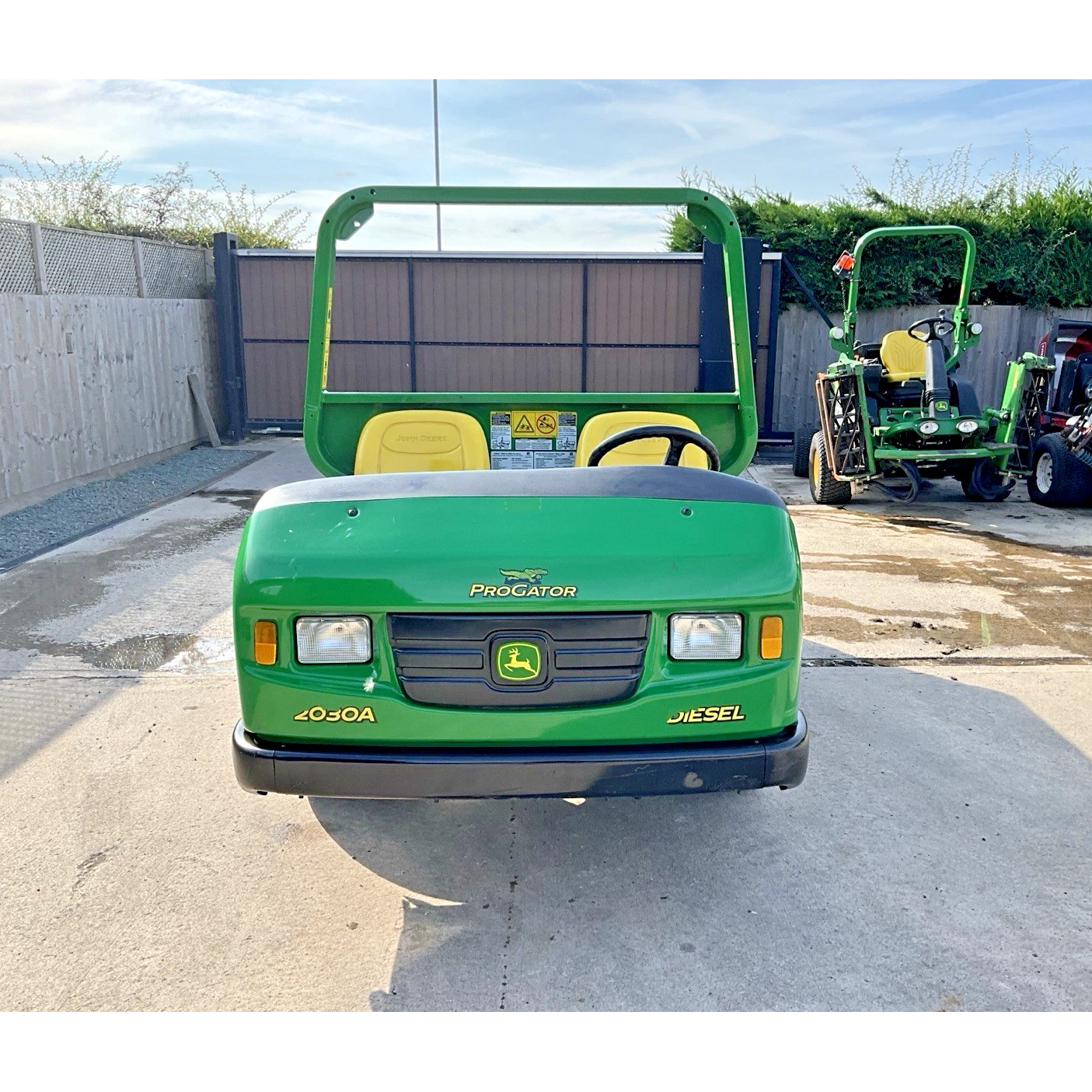 2018 JOHN DEERE PRO GATOR 2030A