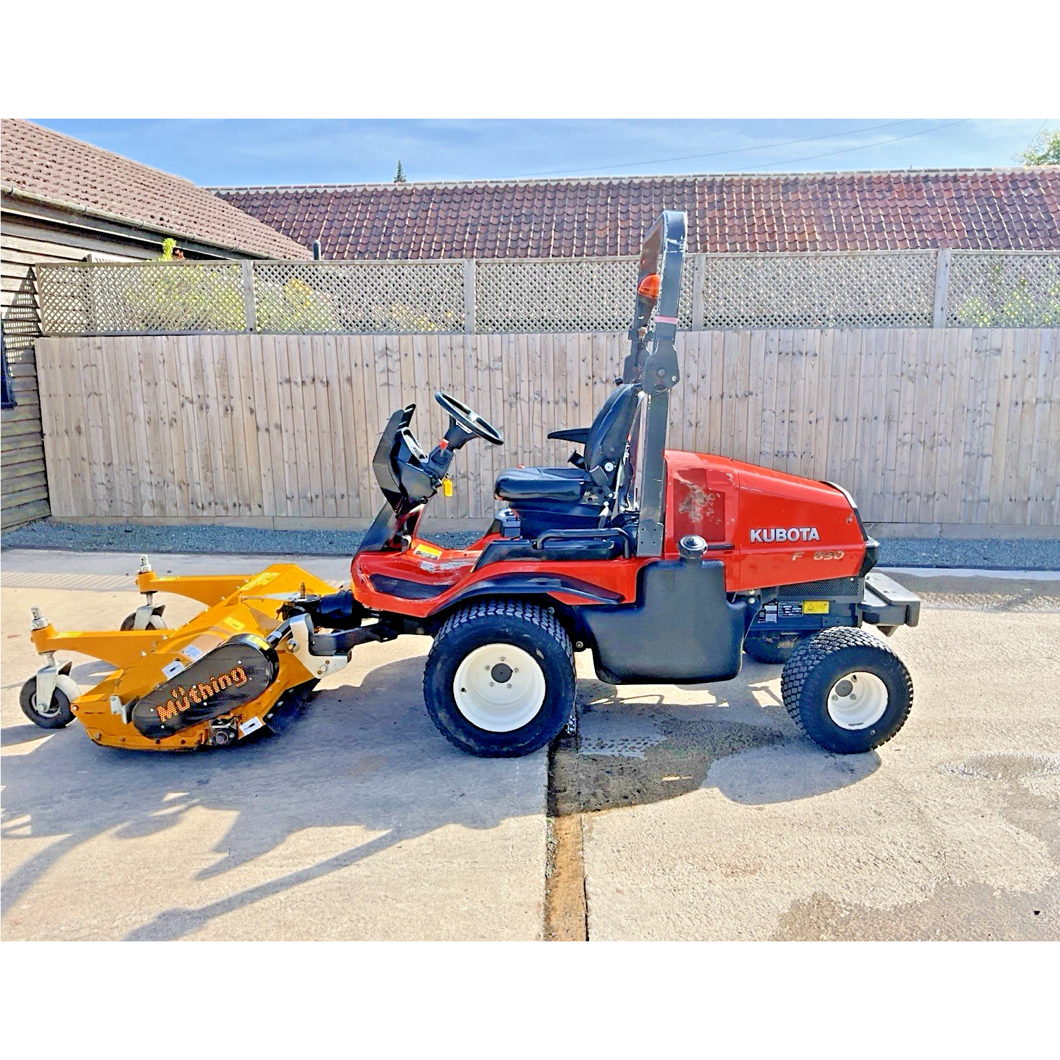 2018 KUBOTA F3890 WITH 2023 MUTHING FLAIL