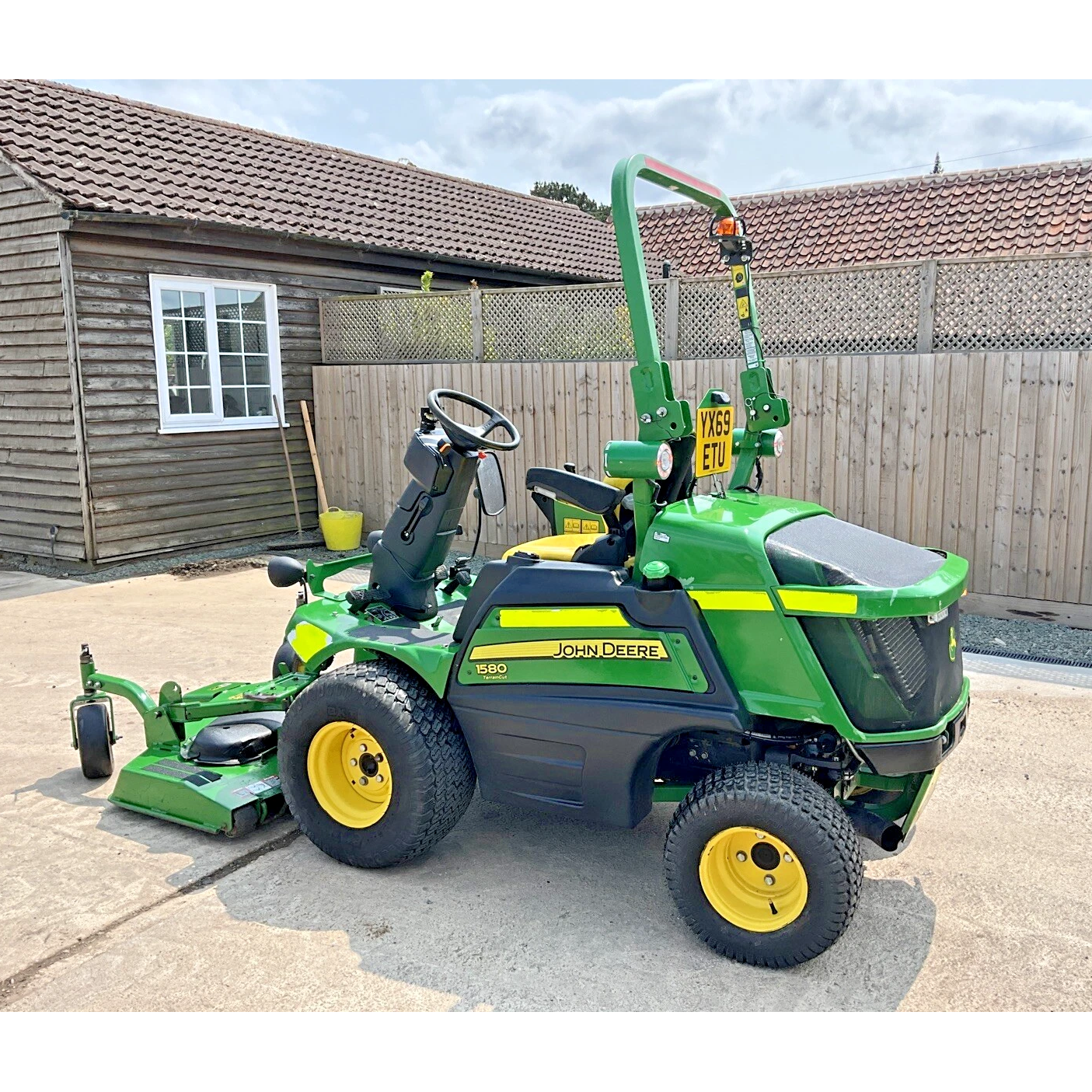 2019 JOHN DEERE 1580