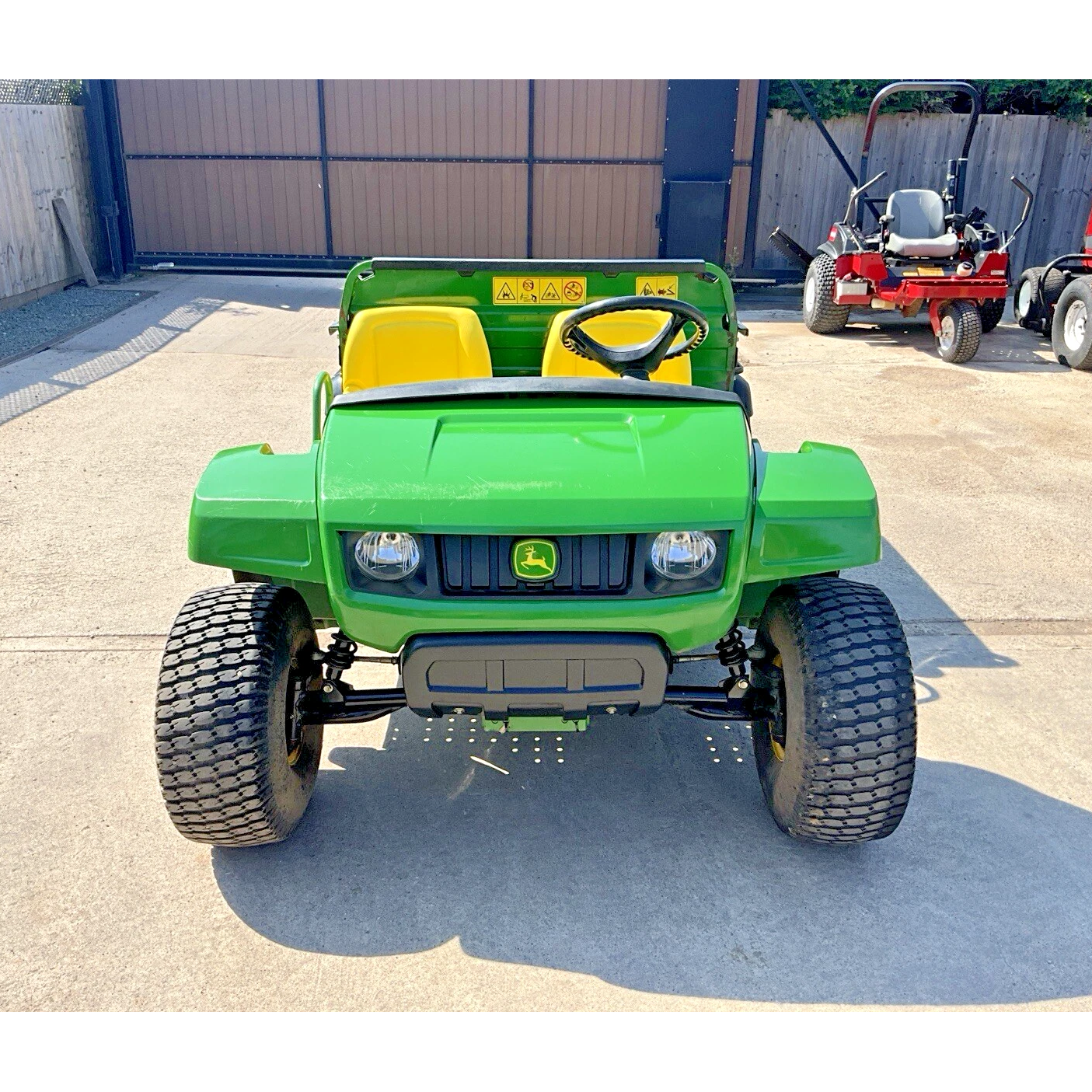 2019 JOHN DEERE 4X2 2369