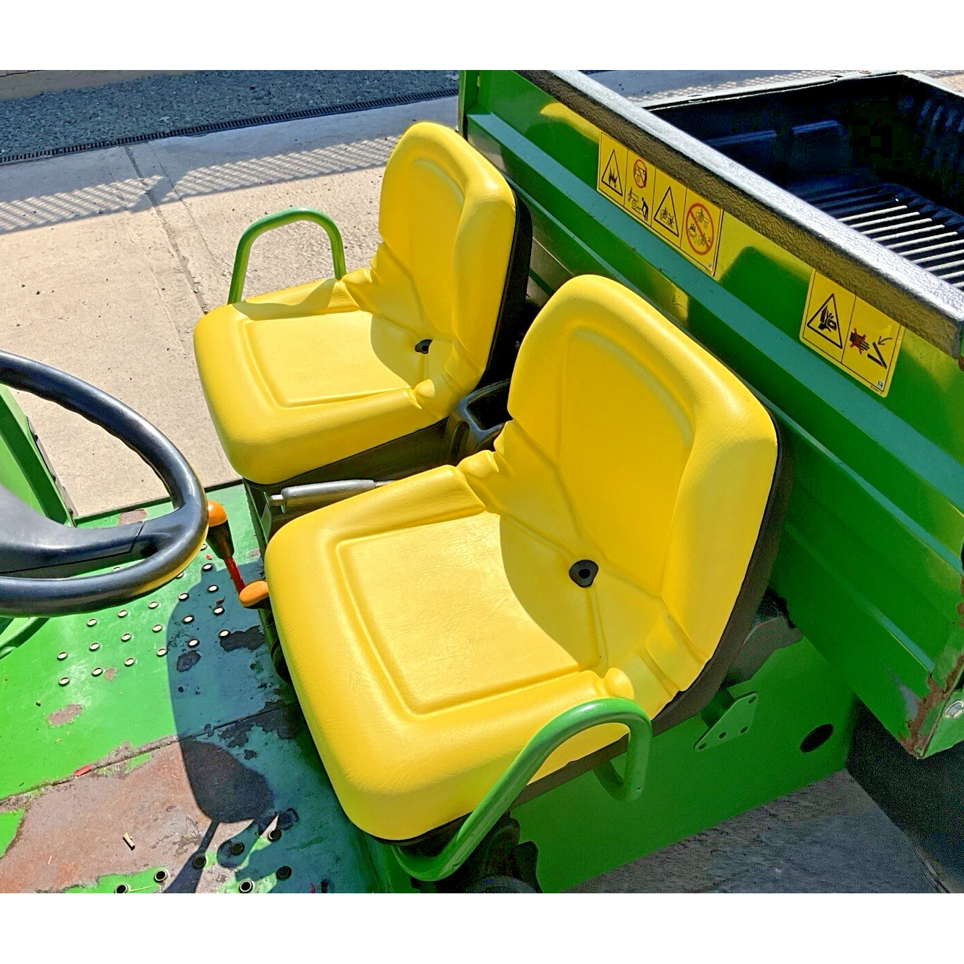 2019 JOHN DEERE 4X2 2369