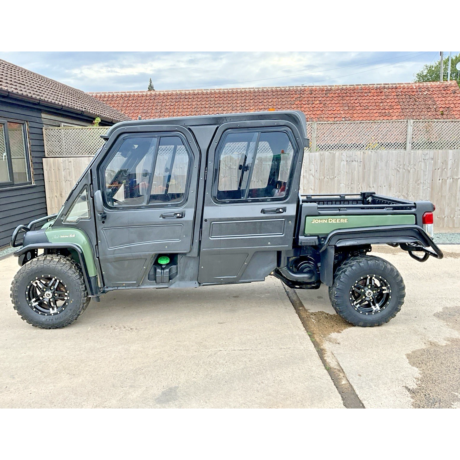 2019 JOHN DEERE XUV 855M S4