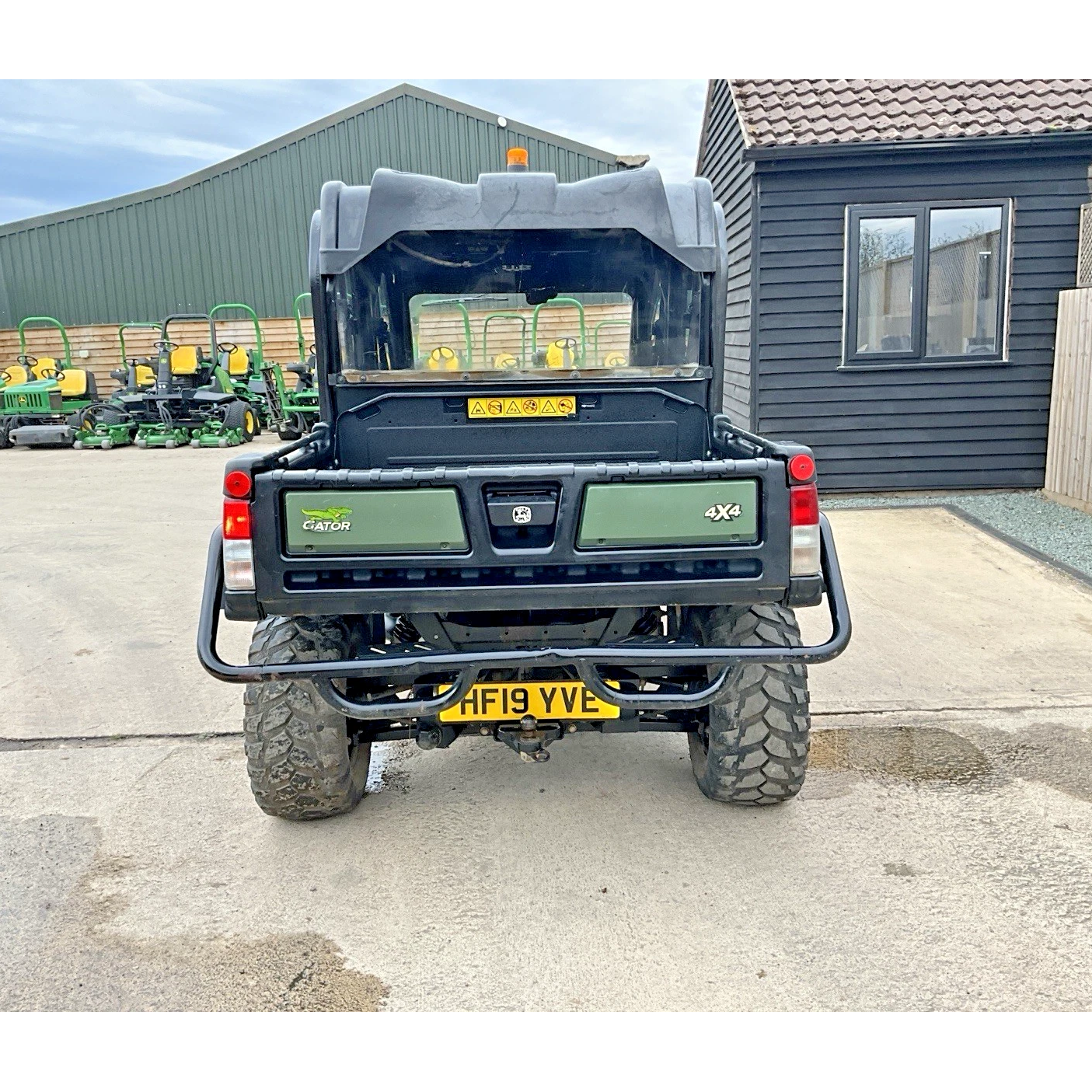 2019 JOHN DEERE XUV 855M S4