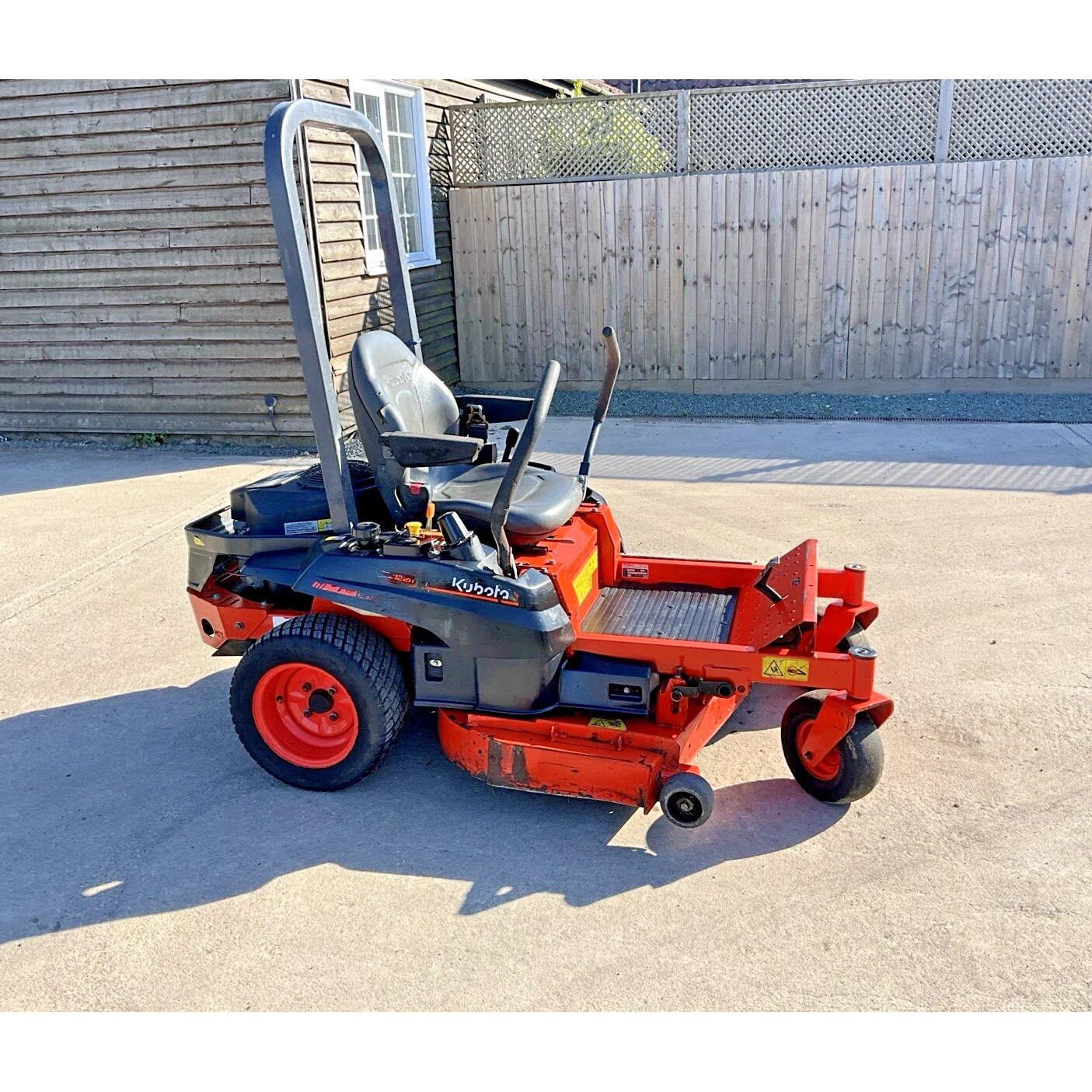 2021 KUBOTA Z122R