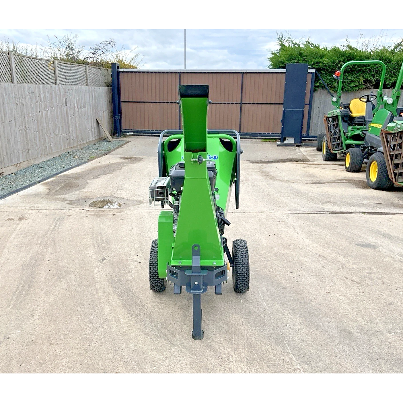 2022 SHOP SOILED GREENMECH CS100