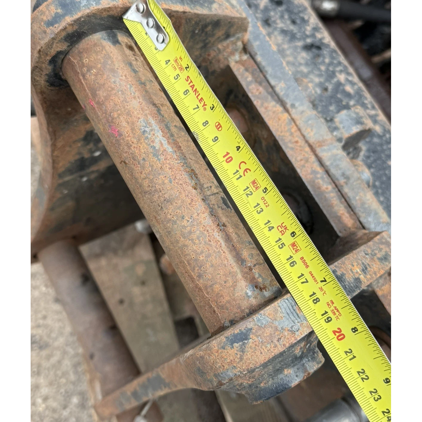 ANROSS HYDRAULIC SOIL STONE SCREENING