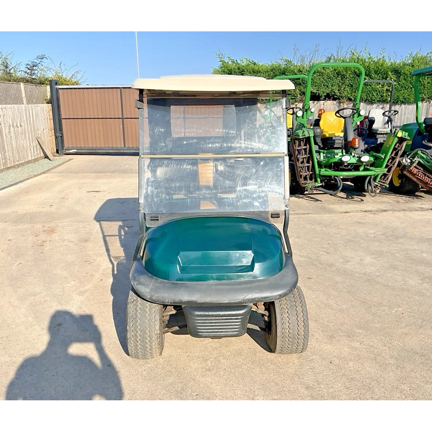 CLUBCAR PETROL GOLF BUGGY