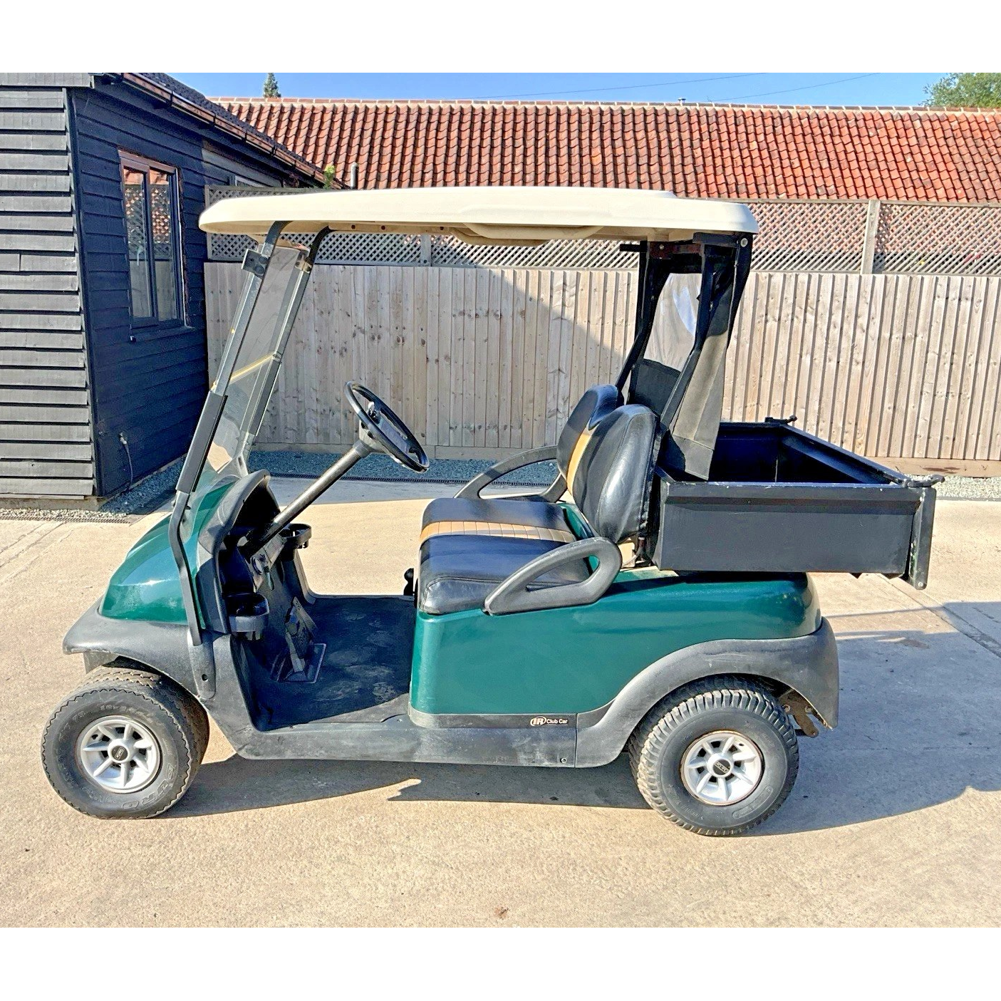 CLUBCAR PETROL GOLF BUGGY