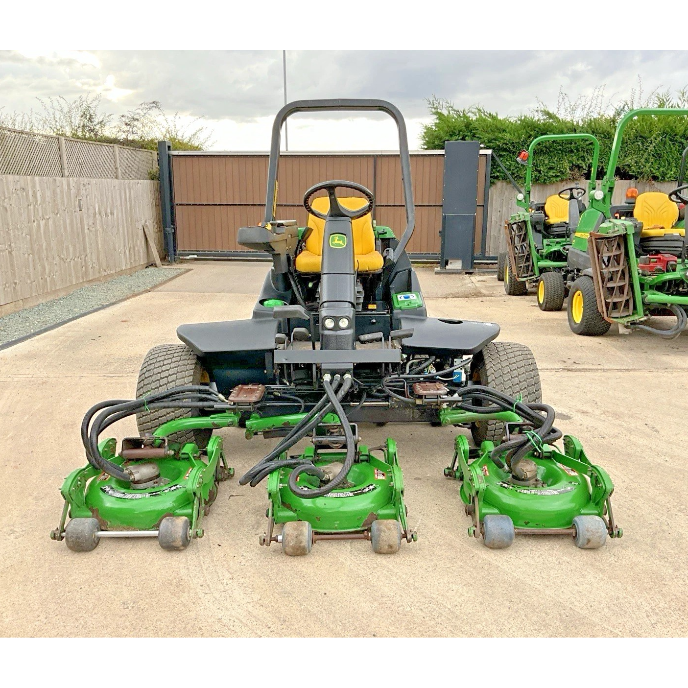 JOHN DEERE 3245C