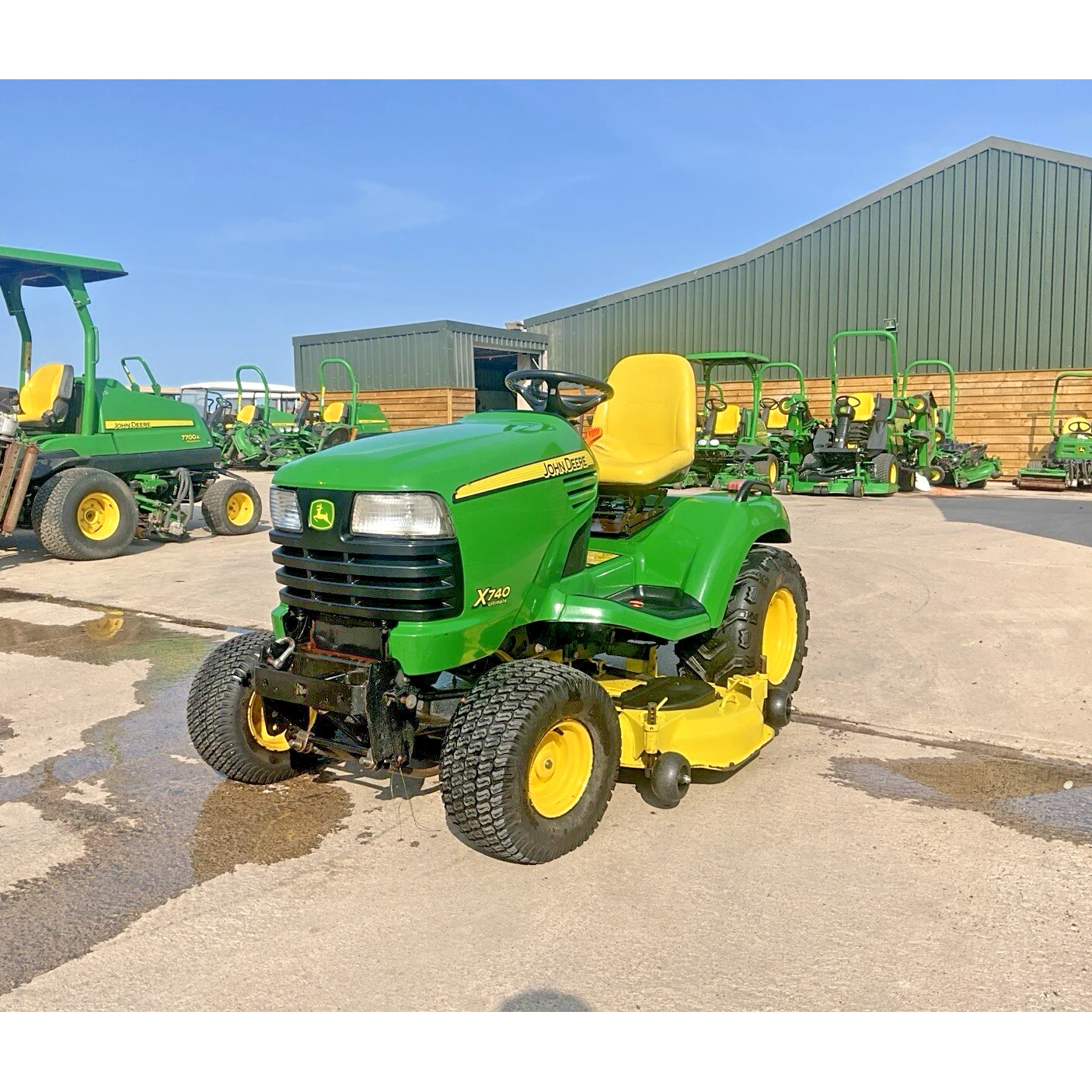 JOHN DEERE X740 923
