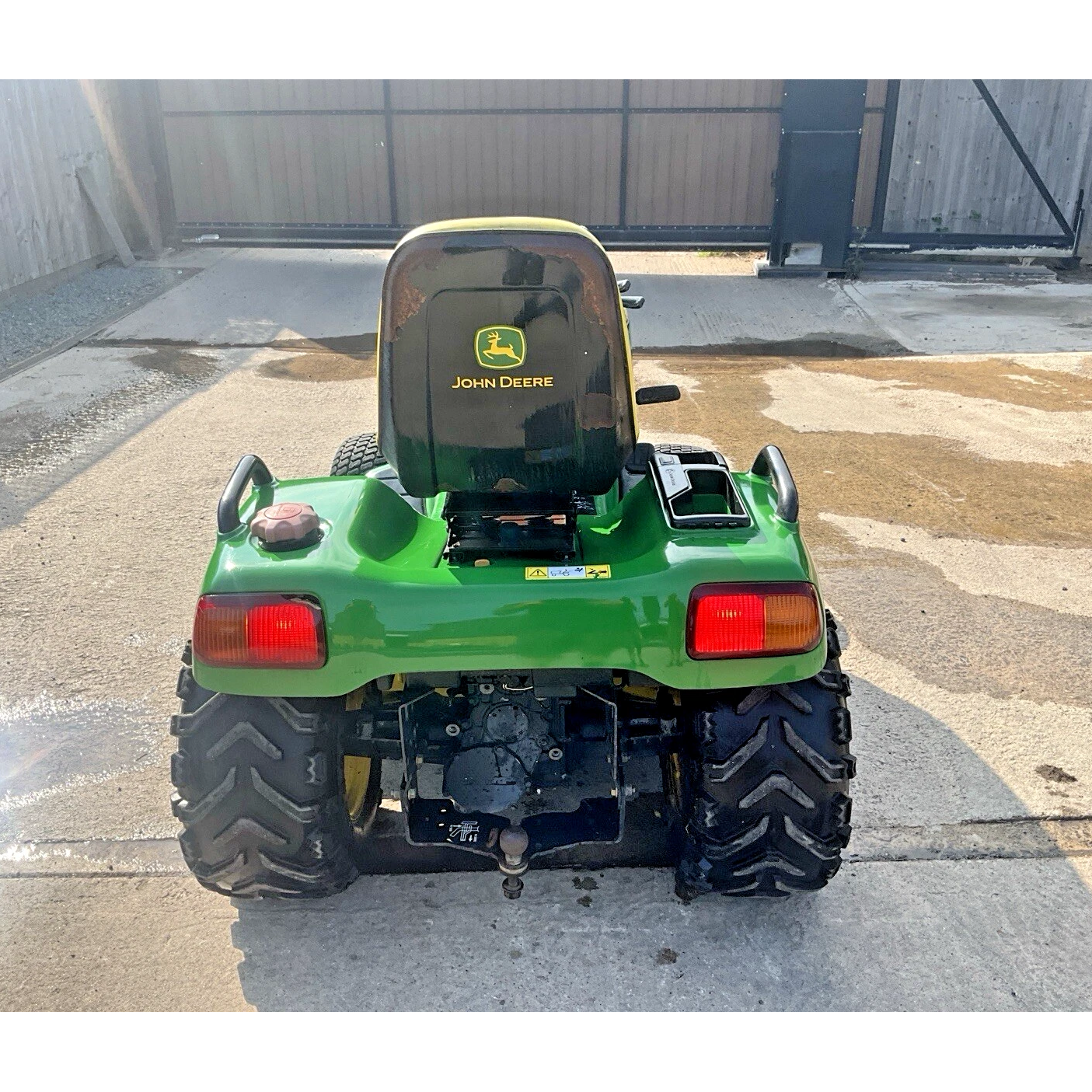 JOHN DEERE X740 923