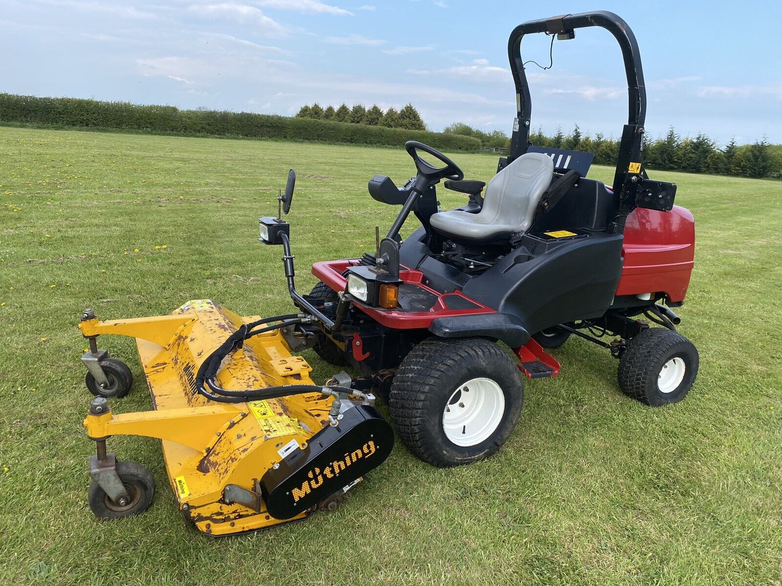 2016 TORO GROUNDMASTER 3400 OUTFRONT RIDE SIT ON MOWER FITTEDWITH MUTHING FLAIL