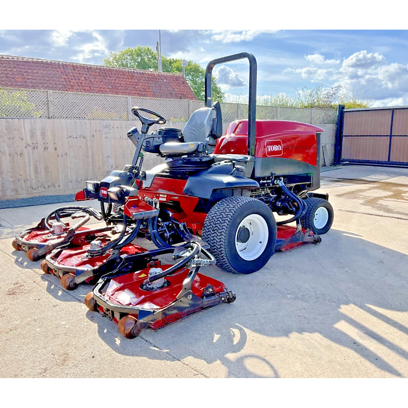 2009 TORO GROUNDMASTER 4500 5 GANG POD RIDE ON MOWER