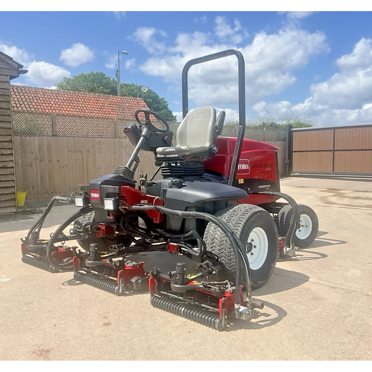 2009 TORO REELMASTER 5410 5 GANG FAIRWAY RIDE ON LAWN MOWER