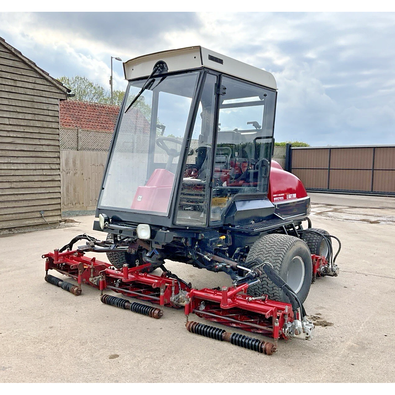 2010 BARONESS LM2700 5 GANG FAIRWAY CYLINDER RIDE ON LAWN MOWER