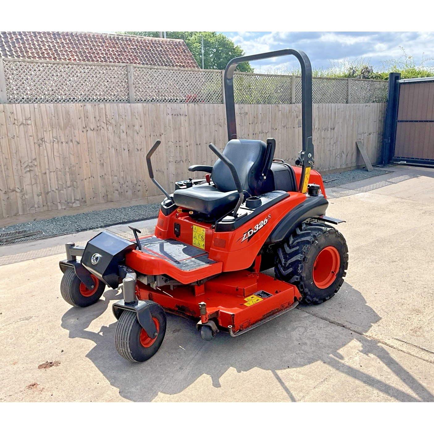 2011 KUBOTA ZD326 ZERO TURN DIESEL RIDE ON LAWN MOWER