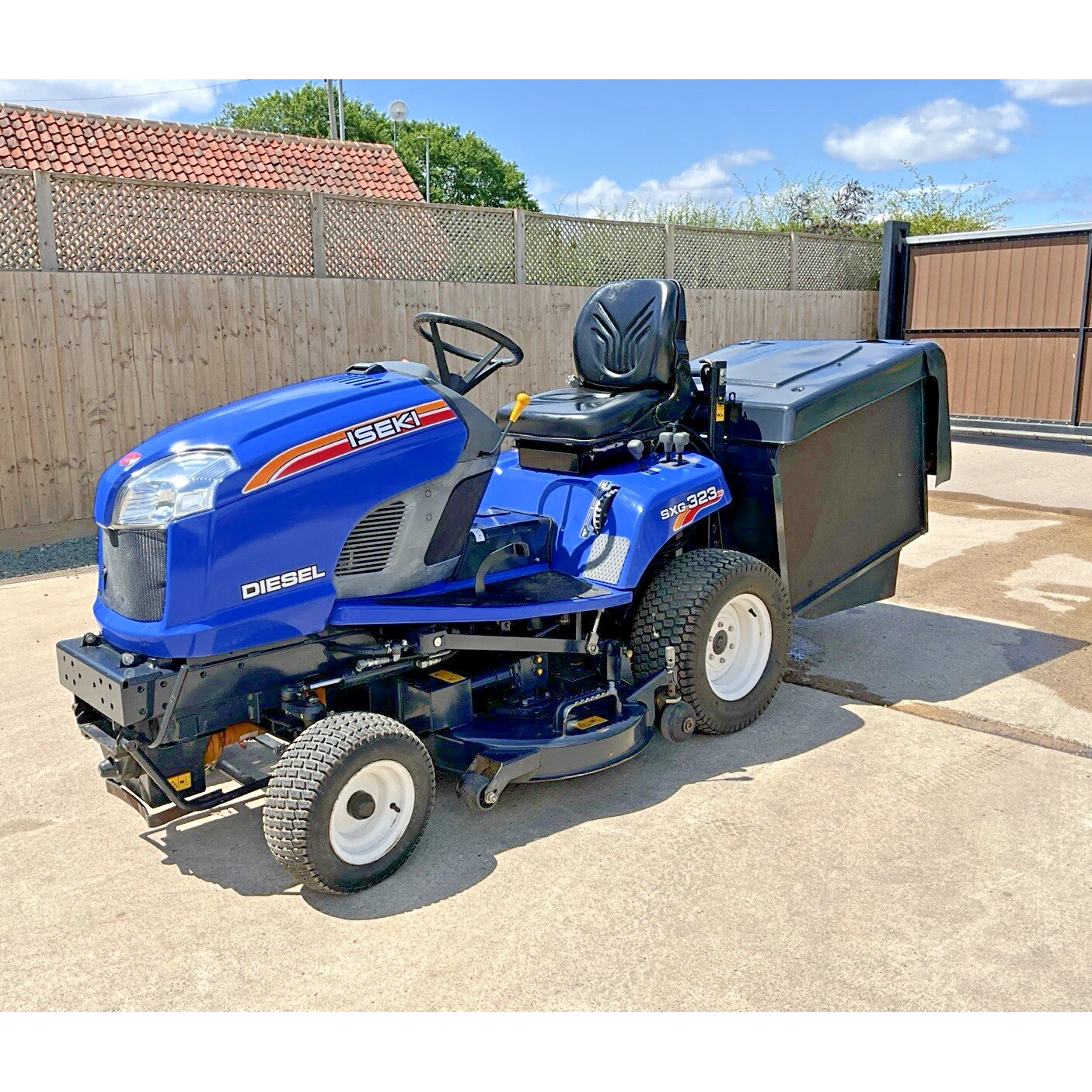 2012 ISEKI SXG323 DIESEL RIDE ON LAWN MOWER | 578HOURS