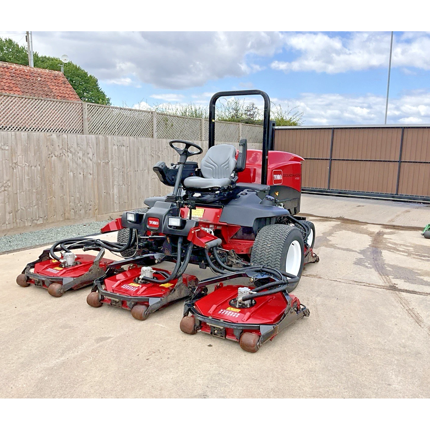 2012 TORO GROUNDMASTER 4500 5 GANG POD RIDE ON LAWN MOWER