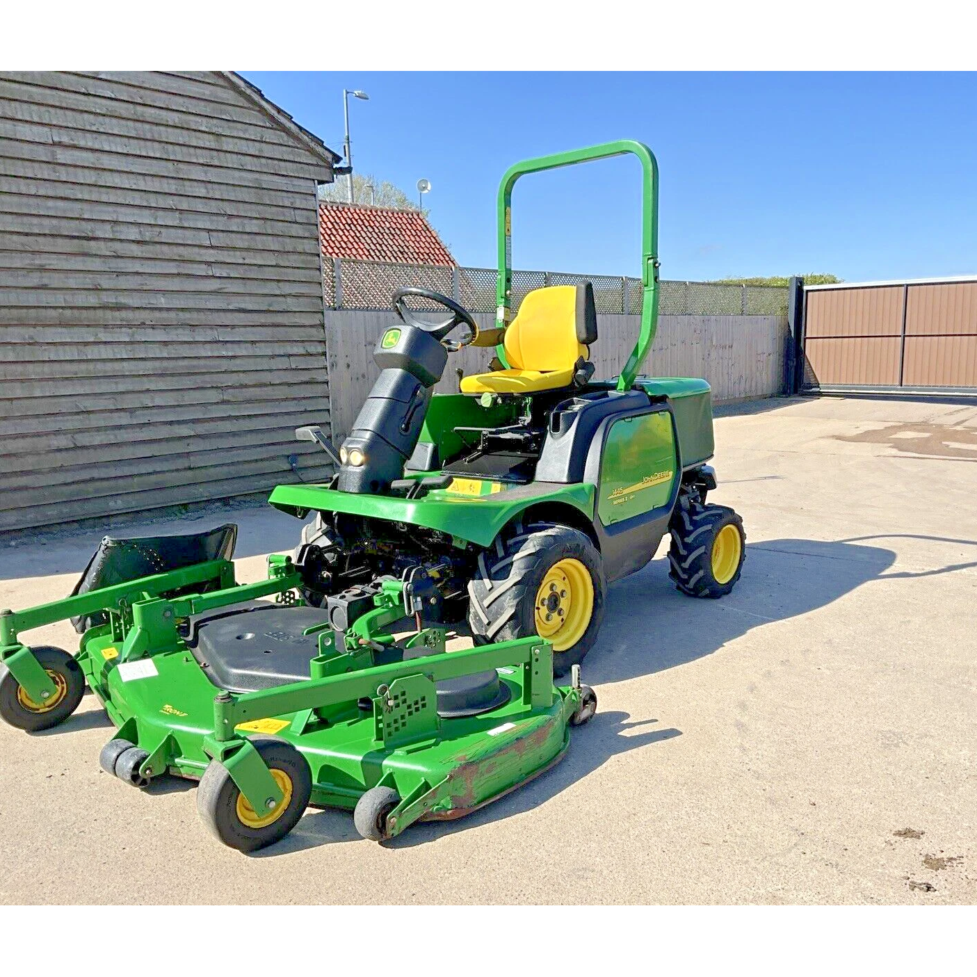 2013 JOHN DEERE 1445 OUTFRONT DIESEL RIDE ON LAWN MOWER