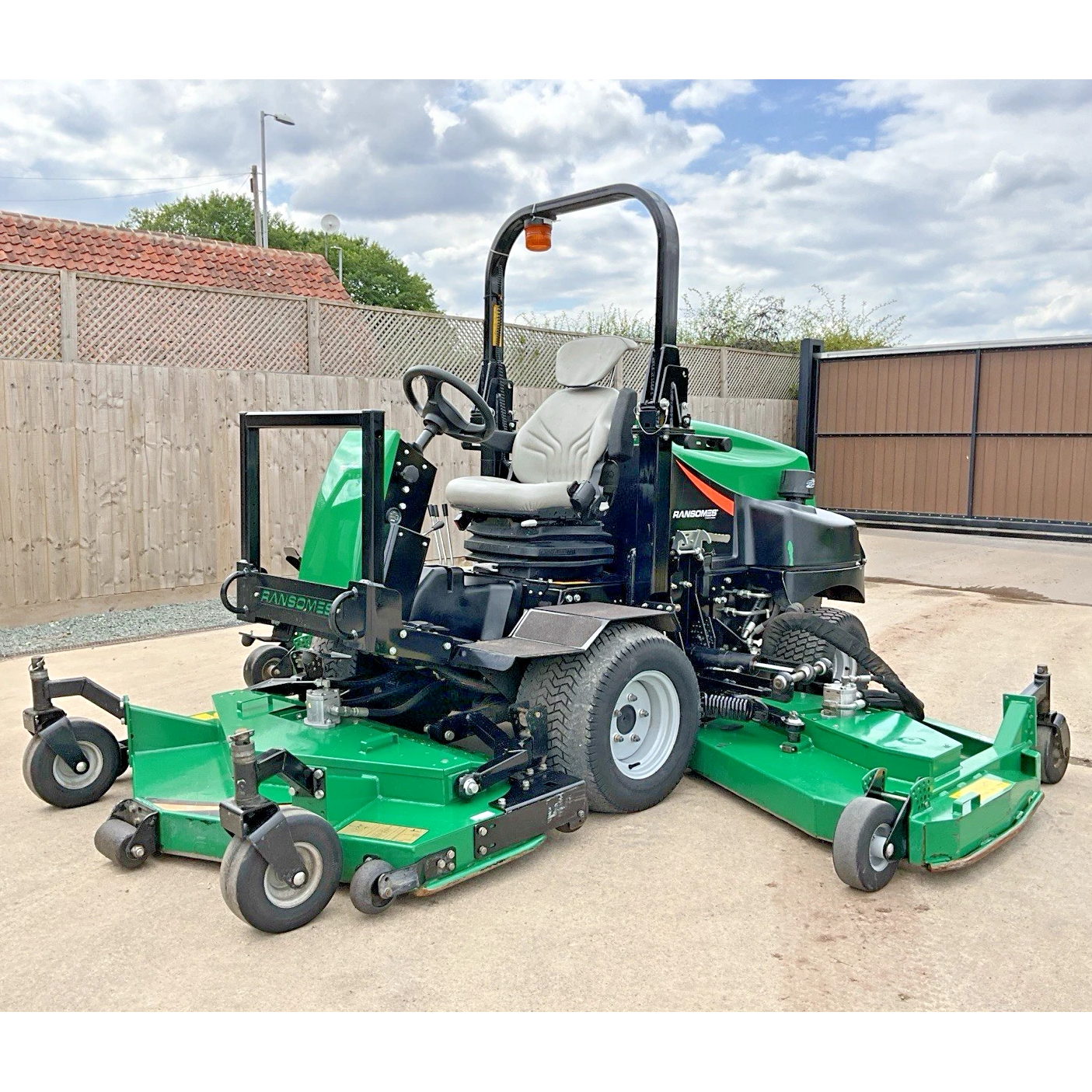 2013 RANSOMES HR6010 WIDE AREA BATWING RIDE ON LAWN MOWER