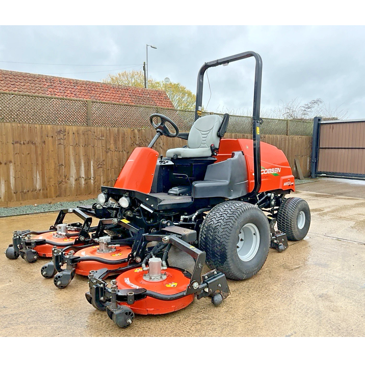 2014 JACOBSEN AR522 5 GANG POD WIDE AREA RIDE ON LAWN MOWER