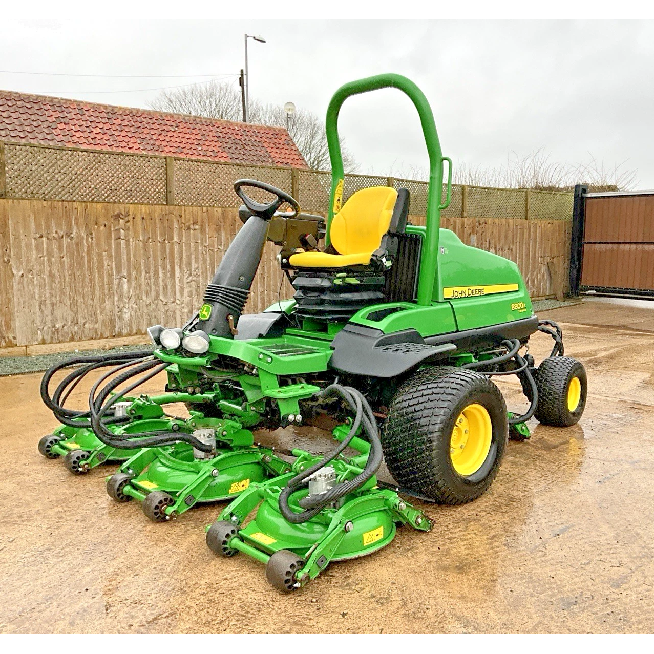 2014 JOHN DEERE 8800A 5 GANG POD WIDE AREA RIDE ON LAWN MOWER