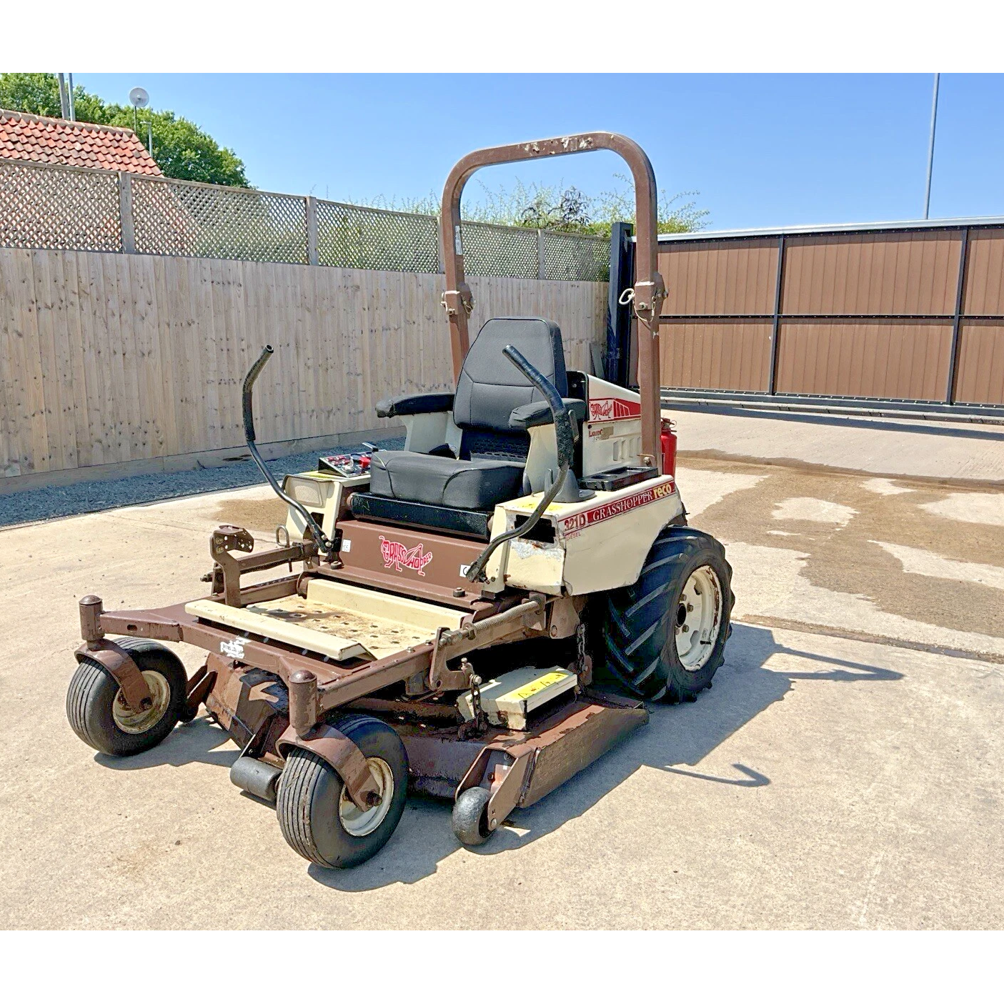2014 RECO GRASSHOPPER 321D ZERO TURN LAWN MOWER