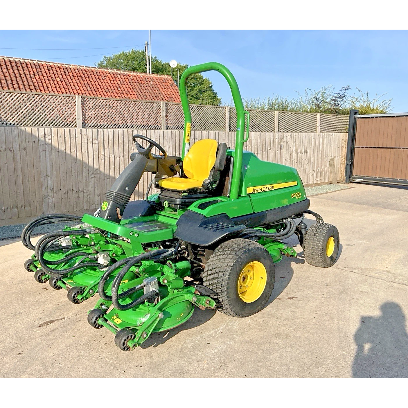 2015 JOHN DEERE 8800A 5 GANG POD WIDE AREA RIDE ON LAWN MOWER