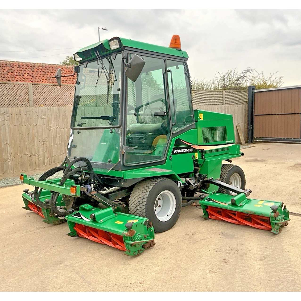 2015 RANSOMES COMMANDER 3250 5 GANG CYLINDER RIDE ON MOWER