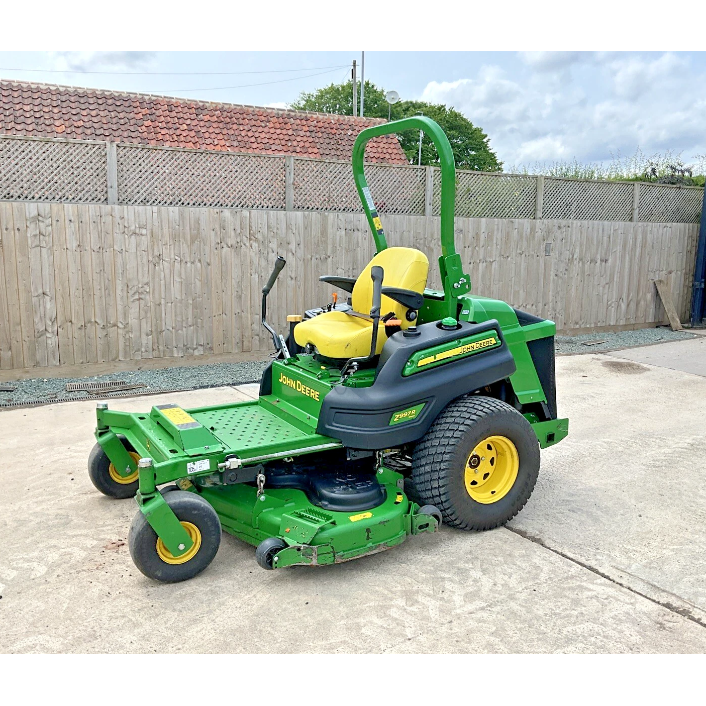 2016 JOHN DEERE Z997R ZERO TURN DIESEL RIDE ON LAWN MOWER